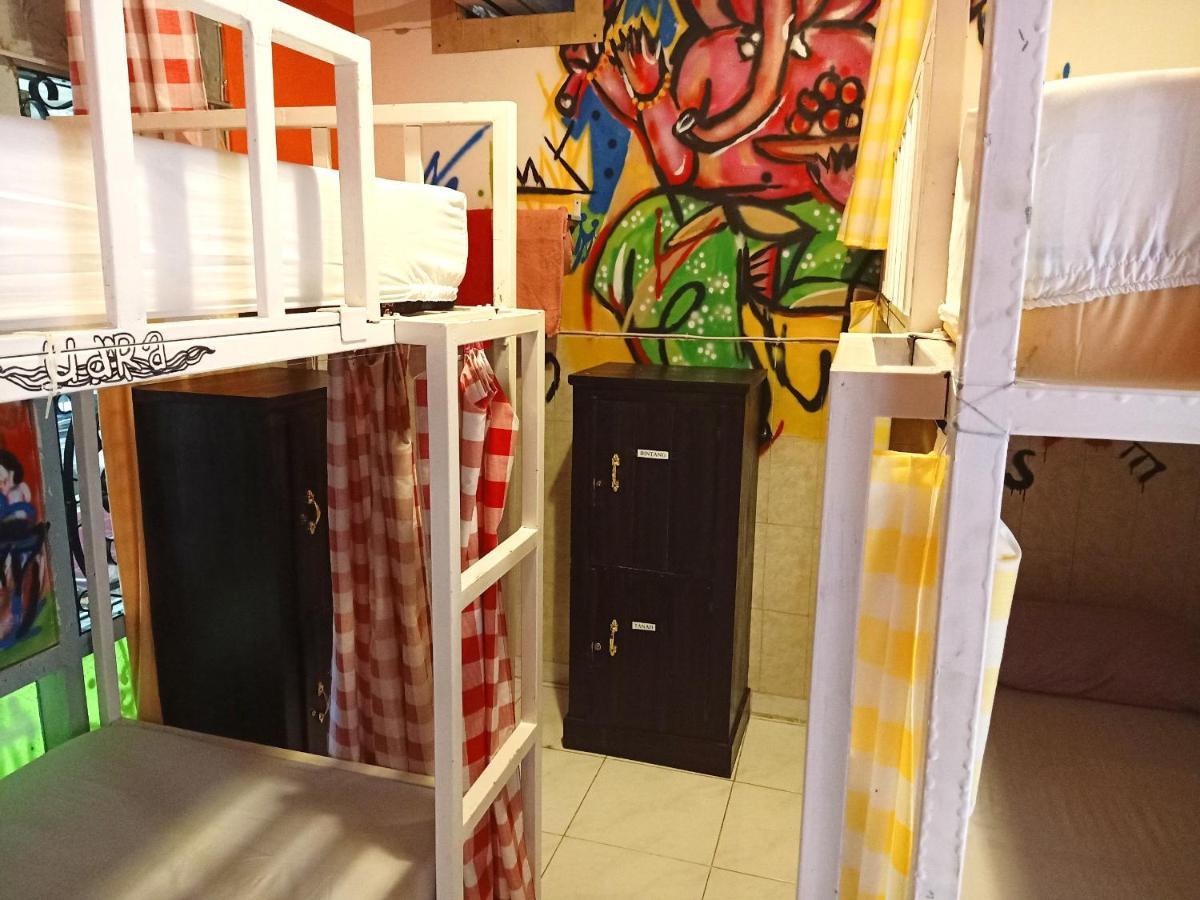 Deoplet Homestay & Gallery Yogyakarta Bagian luar foto